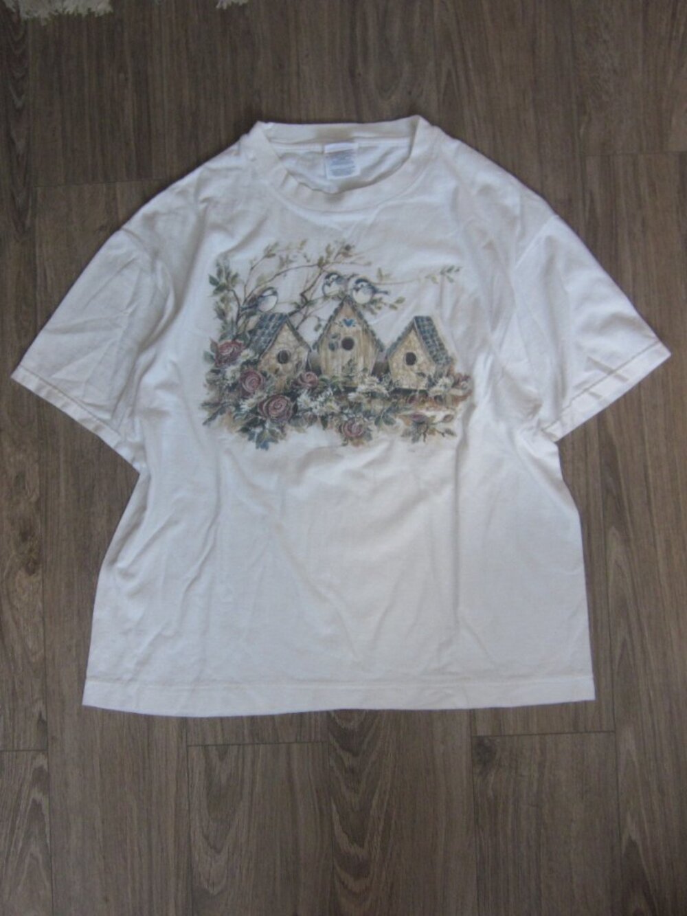 vintage bird and birdhouse graphic t-shirt